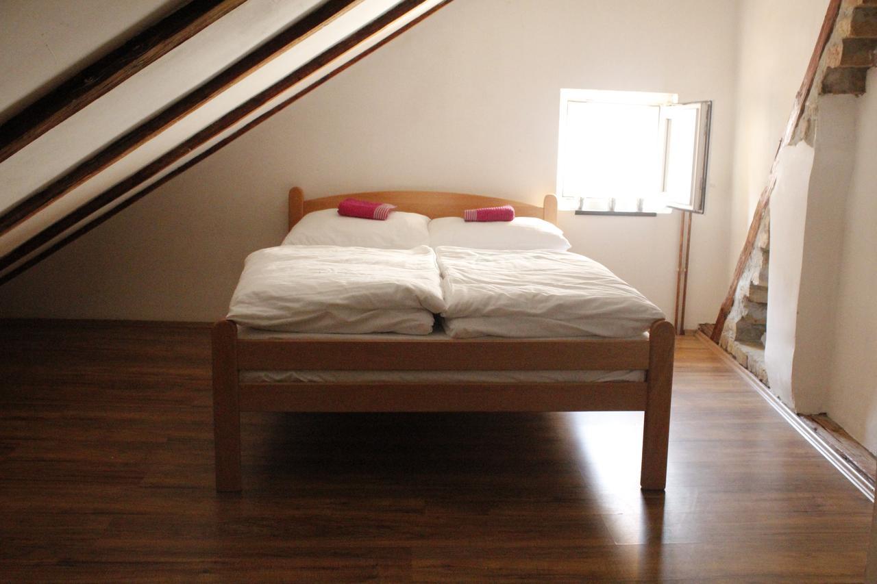 נובי סאד Hostel Nomad מראה חיצוני תמונה