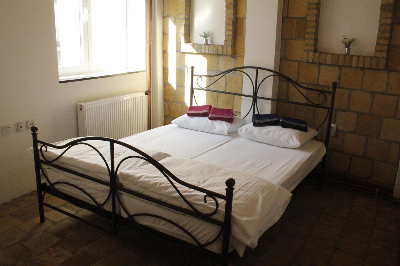 נובי סאד Hostel Nomad מראה חיצוני תמונה